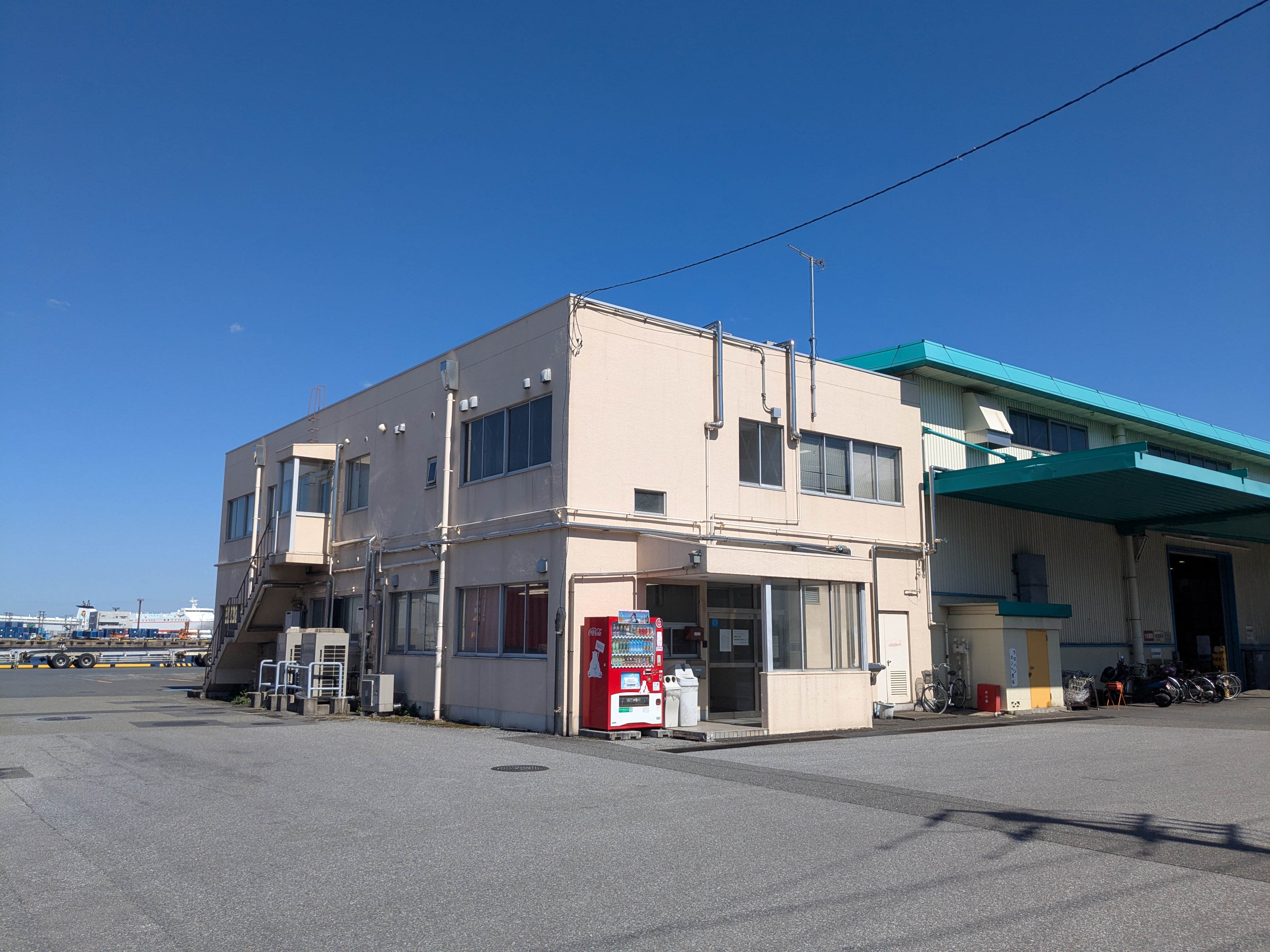 お台場埠頭事務所風景